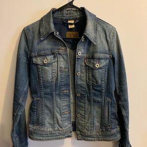 Levi’s Fitted Jean Jacket